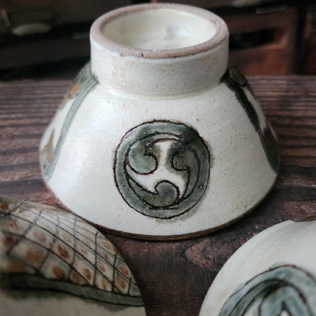 美しい古美術◾️蔵から紺色のアザミの花が描かれたステキな雰囲気の夏茶碗？が出て来た 美しい古美術 蔵から紺色のアザミの花が描かれたステキな雰囲気